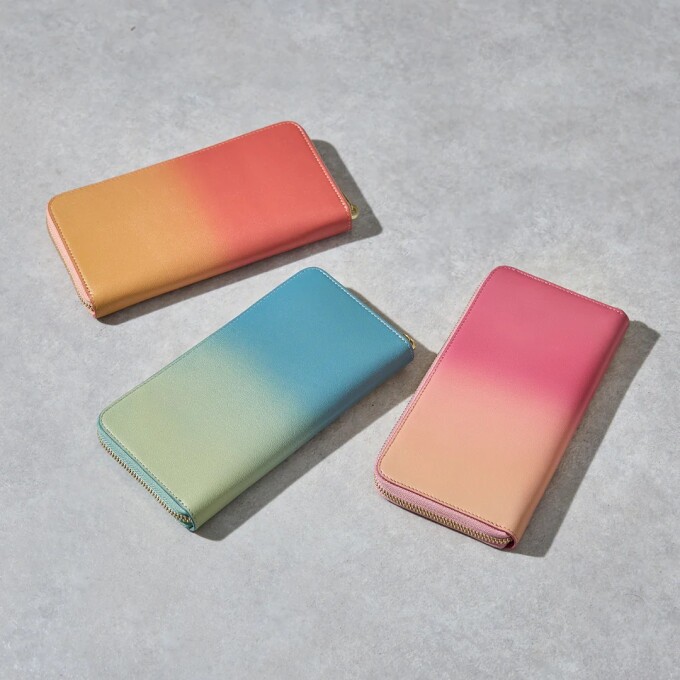 日本の四季の移り変わりを表現し大容量のラウンド型長財布