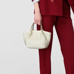 あらゆるシーンに華やかさをプラス：MOS MINI SECRET/OFFWHITE
