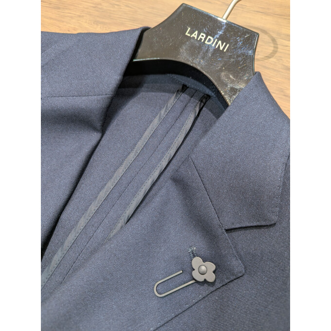 【SALE】圧倒的な実力を初売りで〈LARDINI〉