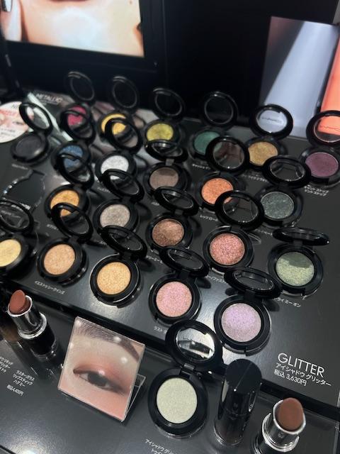 MAC コスメまとめ売り　その他　コスメ M・A・C】高発色で目元をパッチリ✨ | MZK コスメ部(松坂屋