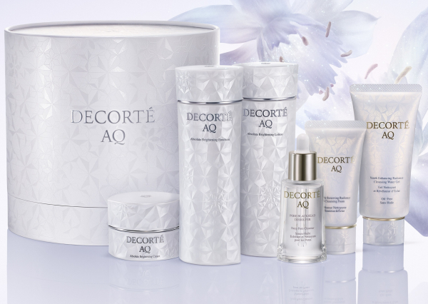 2025年10月16日 DECORTÉ ホリデイコフレ予約開始！ | コスメ