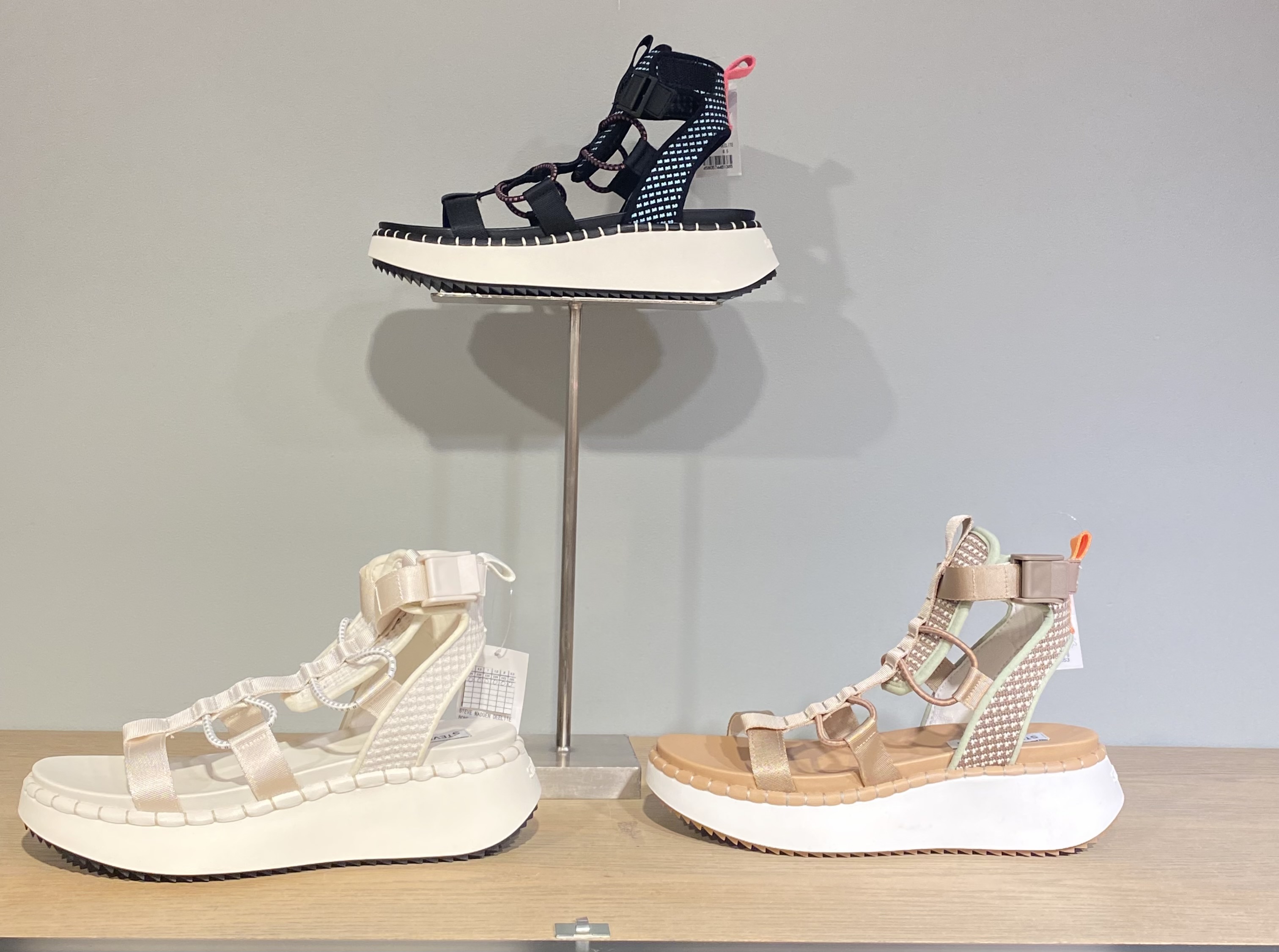 今年のサンダルは【STEVE MADDEN/スティーブマデン】で決まり💖 | 婦人くつ売場 | 大丸梅田店公式 SHOP BLOG
