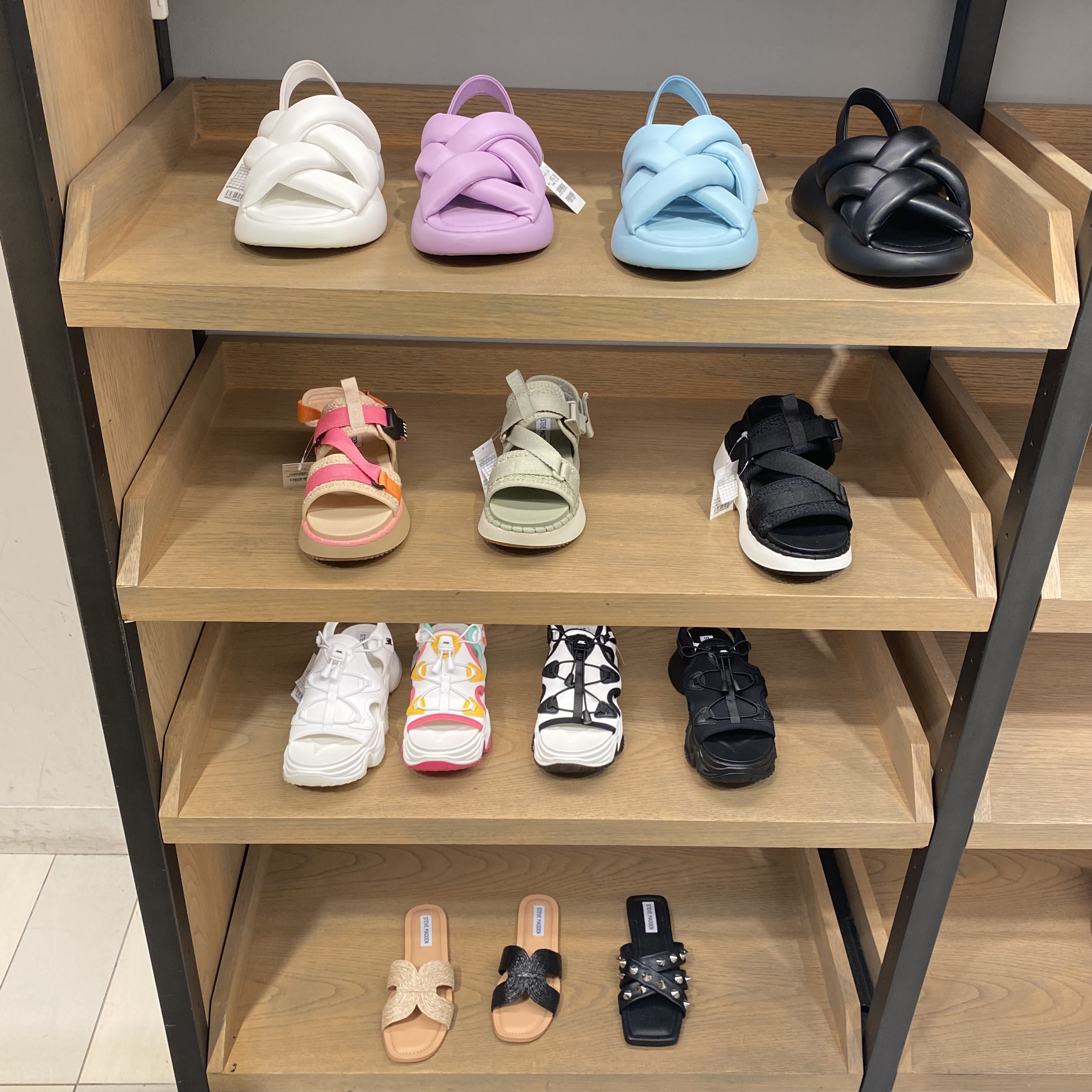 今年のサンダルは【STEVE MADDEN/スティーブマデン】で決まり💖 | 婦人くつ売場 | 大丸梅田店公式 SHOP BLOG