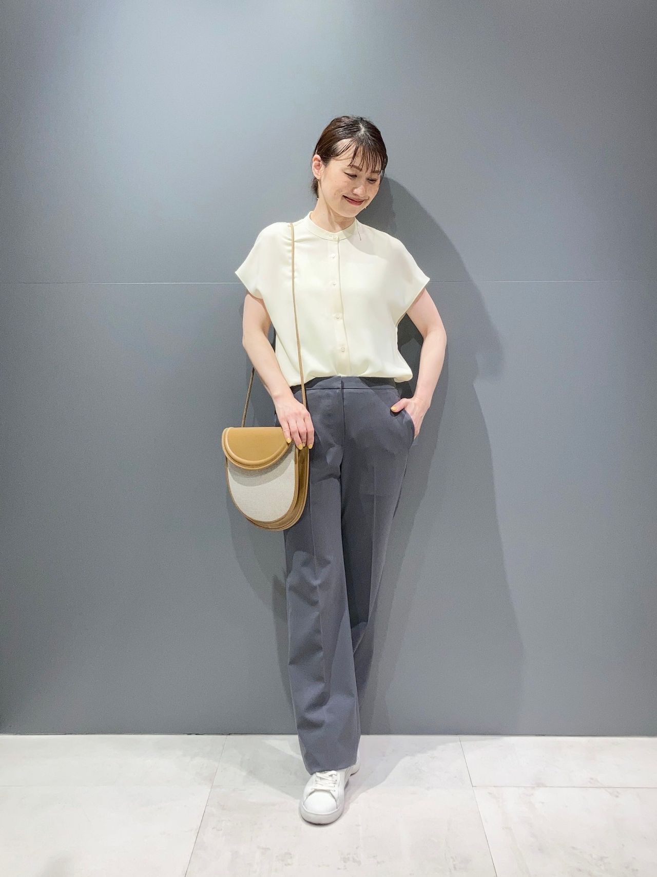ブラウス新色入荷！ネイビー&ペールシトロン | セオリーリュクス | 大丸梅田店公式 SHOP BLOG