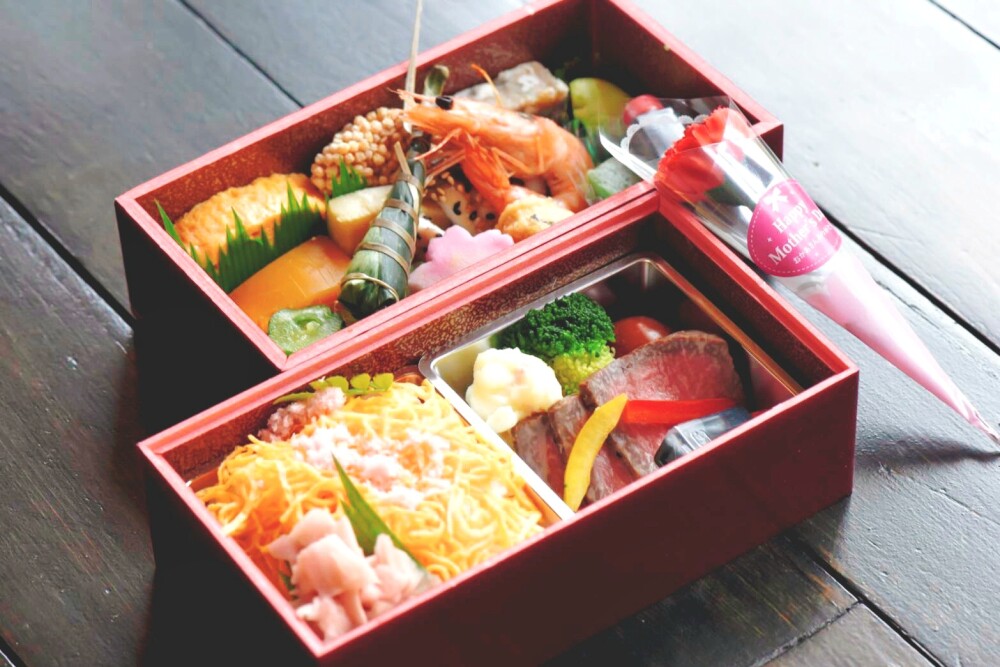 ～老舗料亭　古串屋～　母の日弁当💐　ご予約承り中‼️　　　　　　　　　