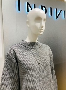 女子会・お食事会にも大活躍♪ニットのセットアップ
