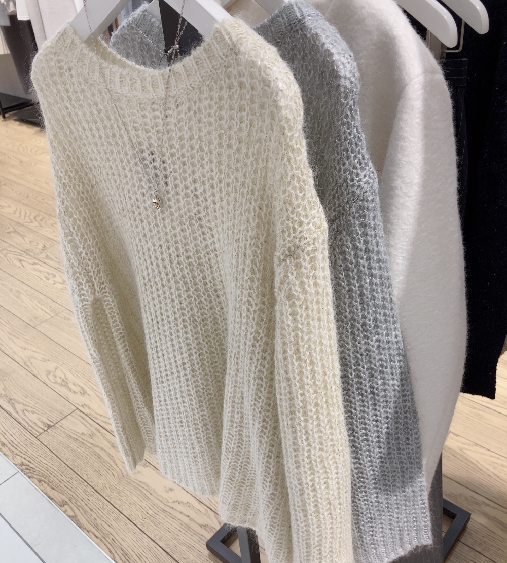 リラックス感ある華やかなニット✨