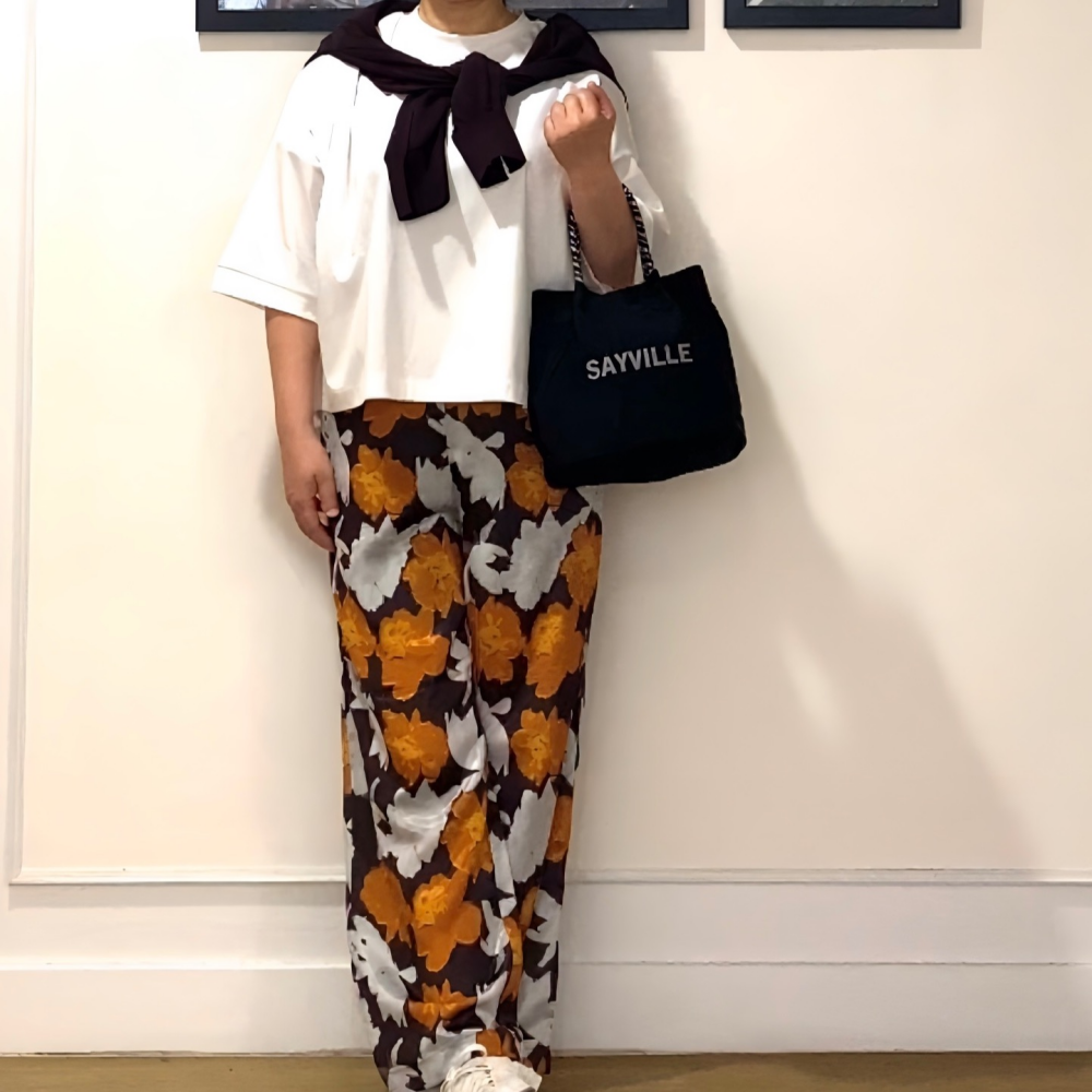 シックな花柄で楽しむ秋の大人カジュアル🍁🍂