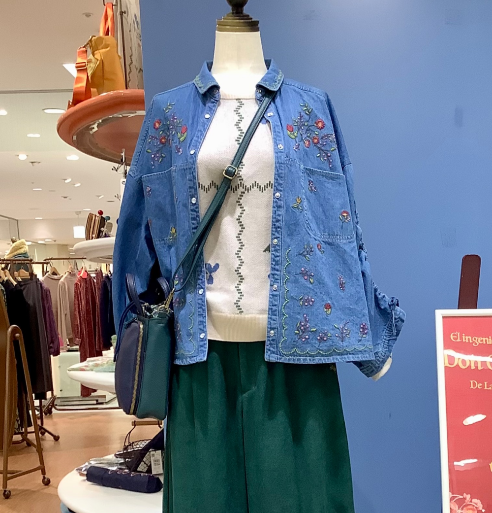 刺繍入りデニム