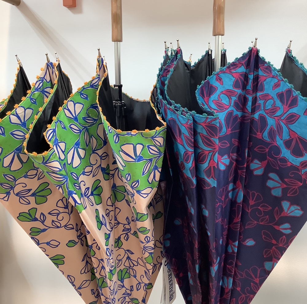 夏の必需品！晴雨兼用傘