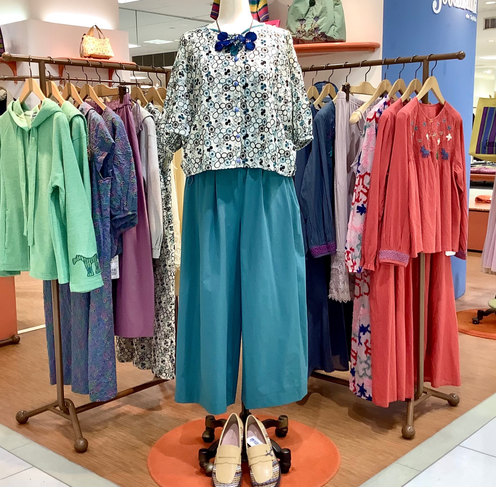 ホコモモラフェア