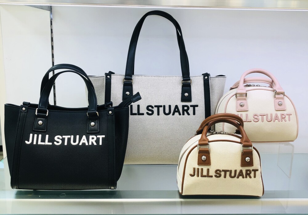 ジルスチュアート❣️初のバッグコレクション誕生✨