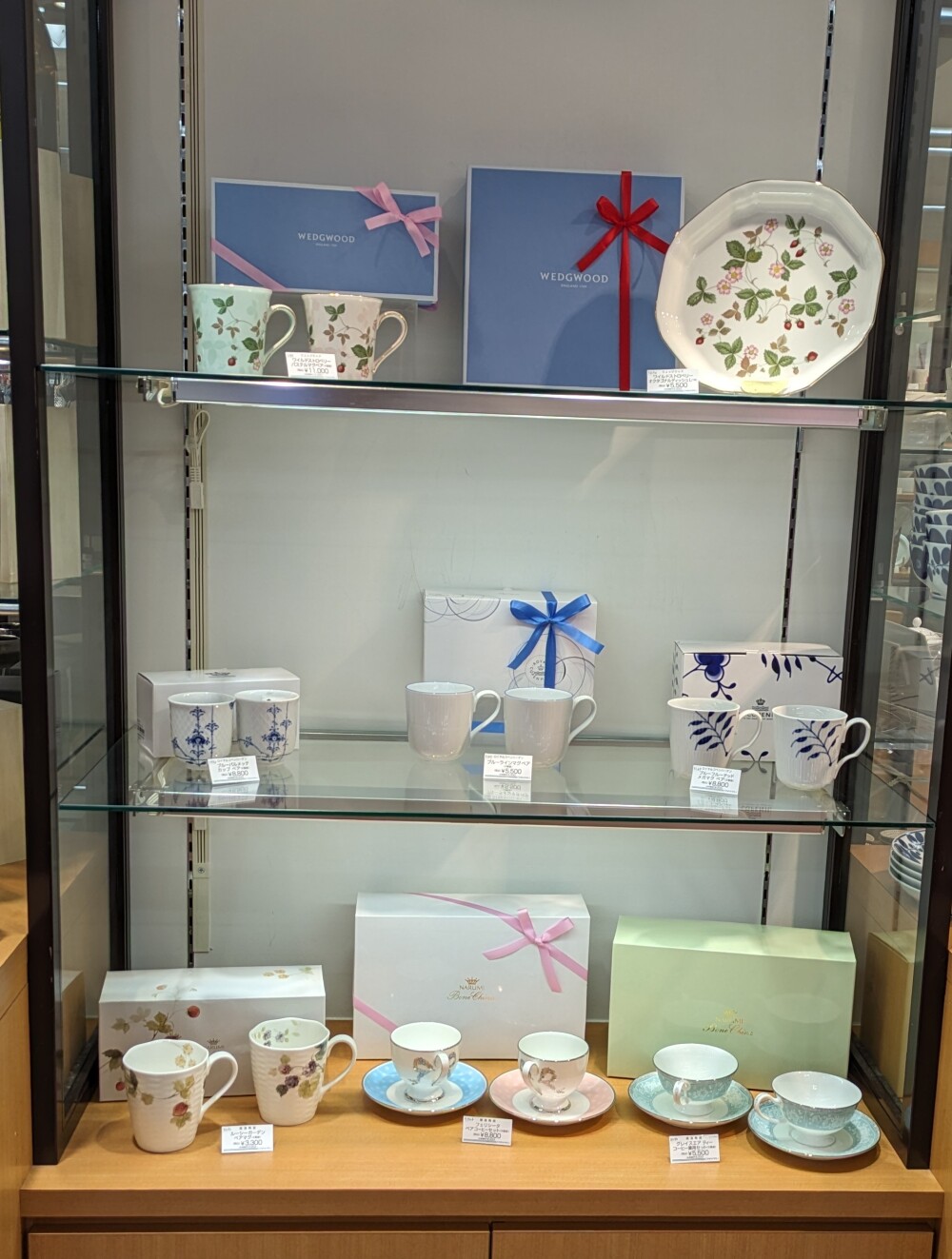 WEDGWOOD・ROYAL COPENHAGEN・NARUMIギフト入荷しました。