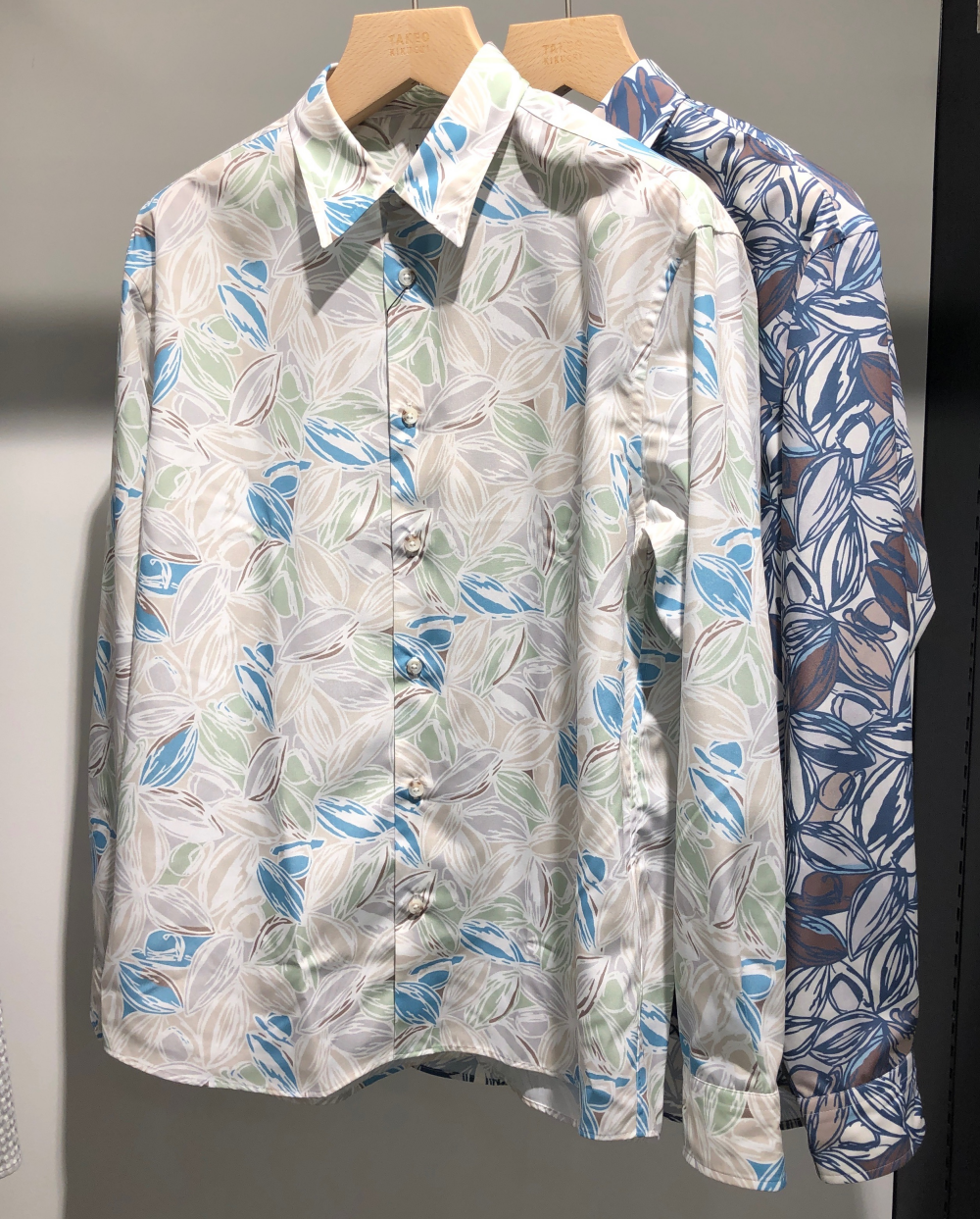 おすすめ柄シャツ“カカオ柄プリント”