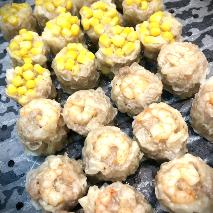 お肉感たっぷりのしゅうまい！大人気カレーパン登場！
