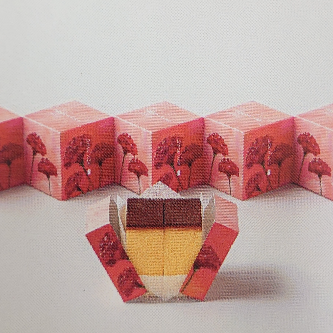 福砂屋〈フクサヤキューブ母の日カラー〉絶賛販売中♪