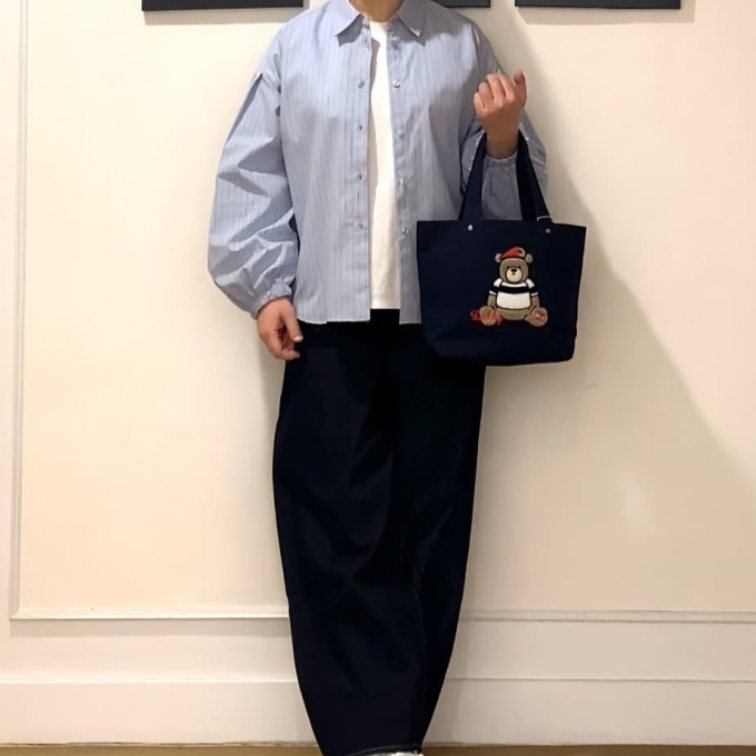 トレンド感を楽しむカーブデニムパンツコーディネート👖💫