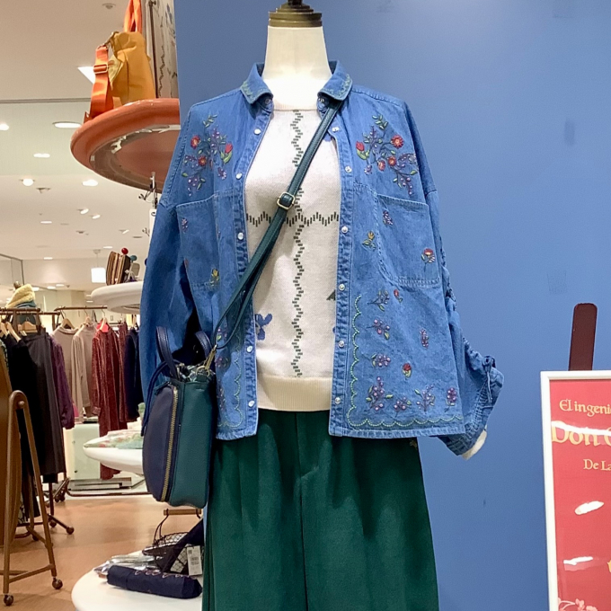 刺繍入りデニム