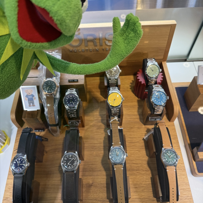 【ORIS】鮮やかな文字盤の商品入荷しました🪻✨