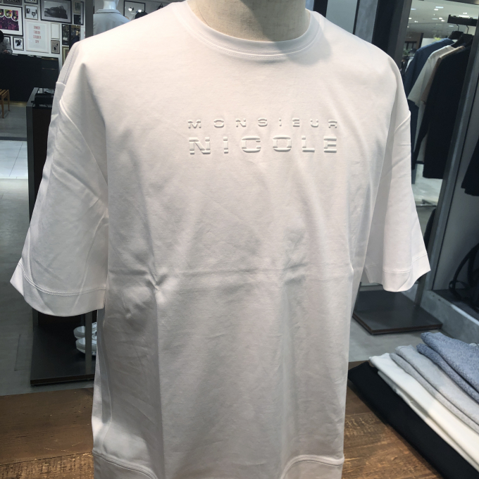 ロゴプリントTシャツ