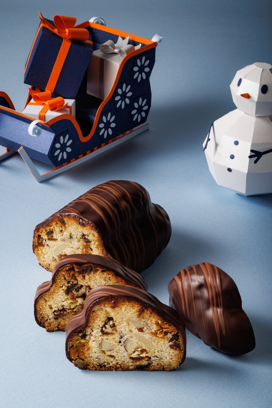 〈ル・ショコラ・アラン・デュカス〉ならではのカカオ風味際立つシュトーレン⛄️❄️