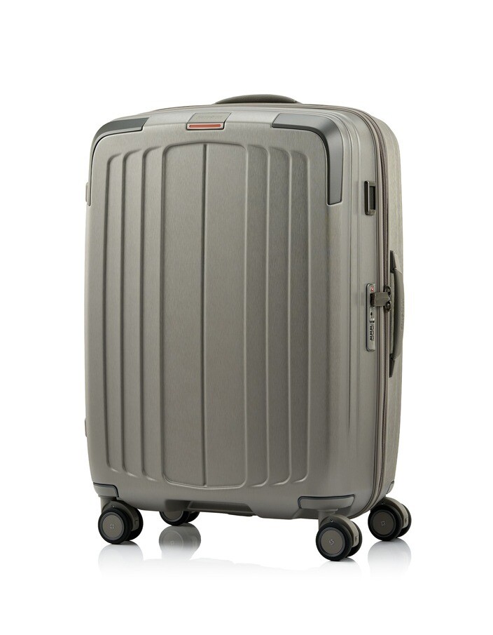 〈新作〉端正で洗練された佇まいのスーツケースが発売