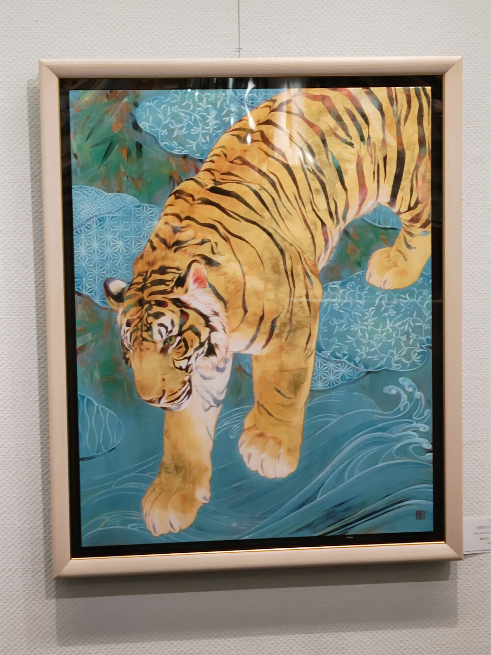 「光をまとう存在 鷹濱春奈 日本画展」開催中