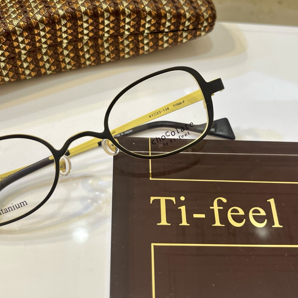 バイカラーで楽しむ大人のカラフルメガネ【Ti-feel】