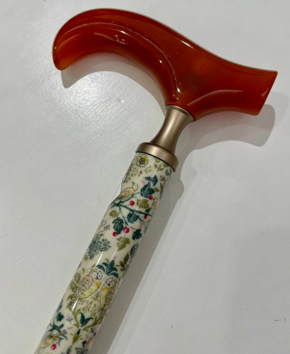 動物たちがデザインに🐿️ おしゃれな杖のご紹介🪄