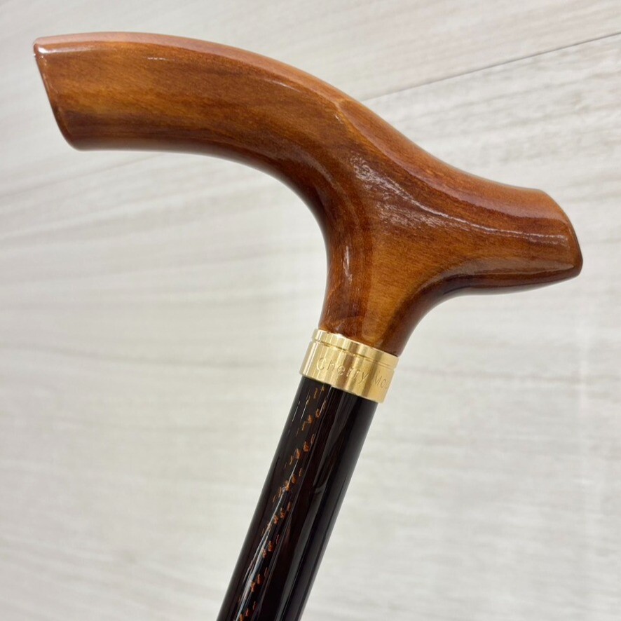 温もりと軽さが調和する、上質な一本🪽✨