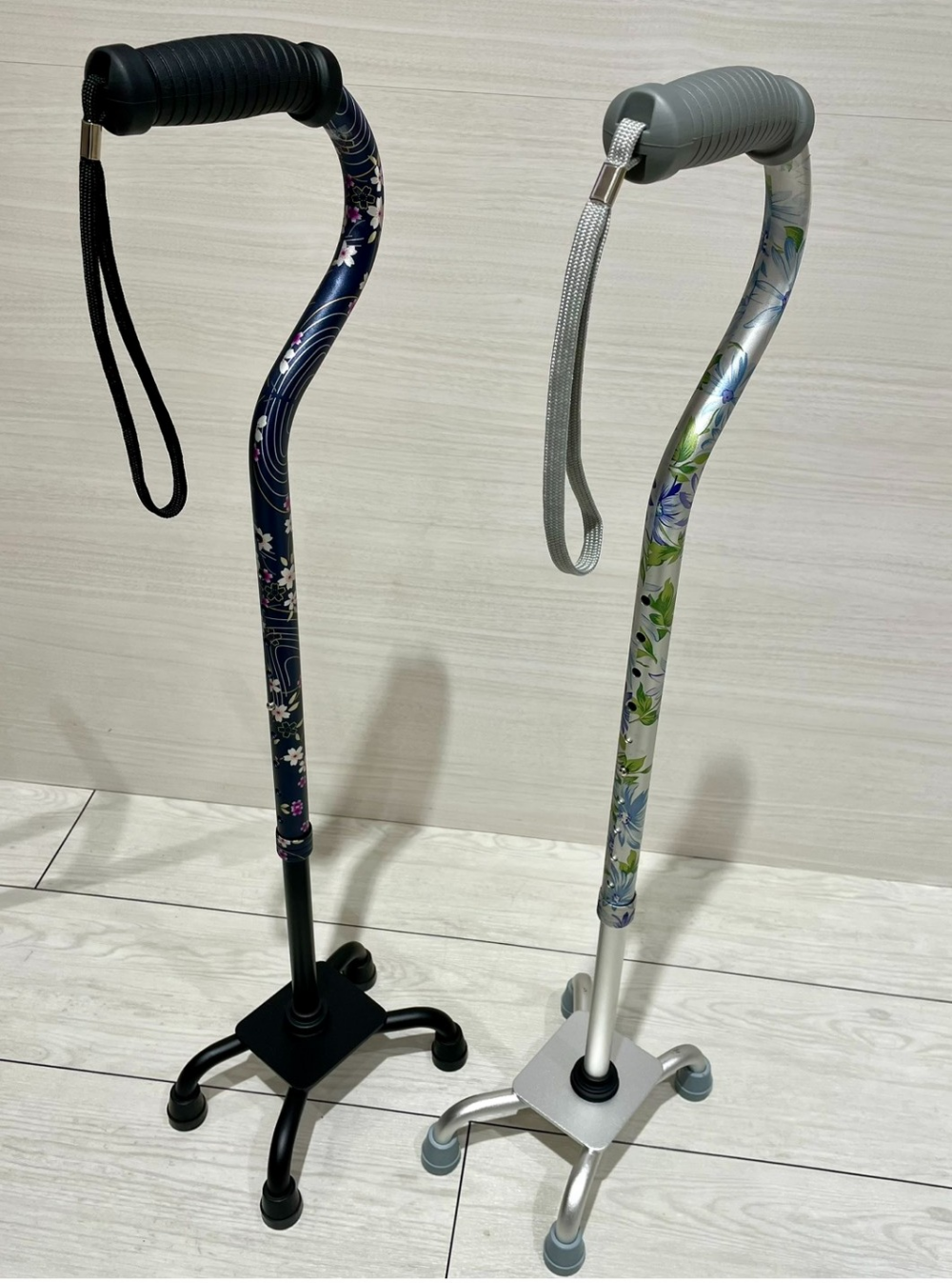 安定感のある「4点杖」のご紹介✨