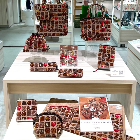 【新品未使用】フェイラー コフレドショコラ　ポーチ　フリル 　ハートチャーム 8aa4427f.png