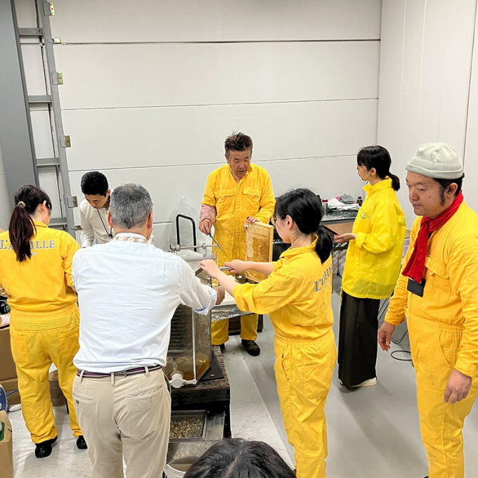 「台風直撃なんのその💪屋内で盛大に蜜しぼり体験会を開催しました！！！」