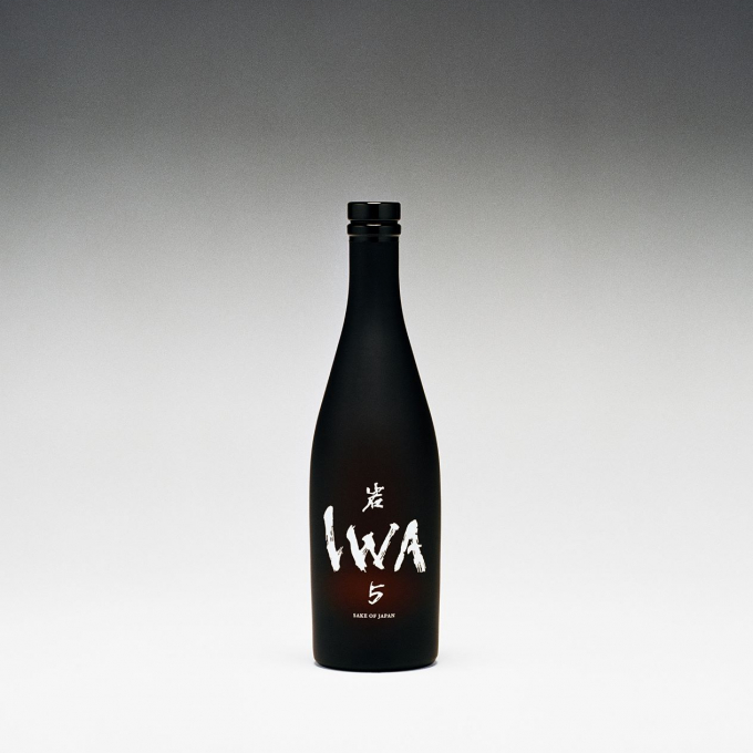 ドンペリニヨン元醸造長の造る日本酒「IWA」取り扱い開始