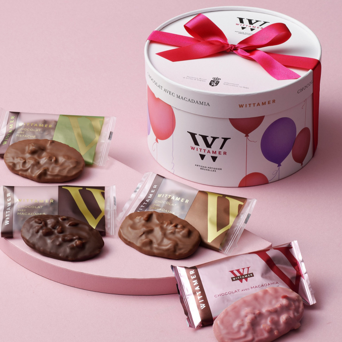 マカダミア・ショコラ＆ピスタチオ・ショコラの入った限定BOX🎈🍪