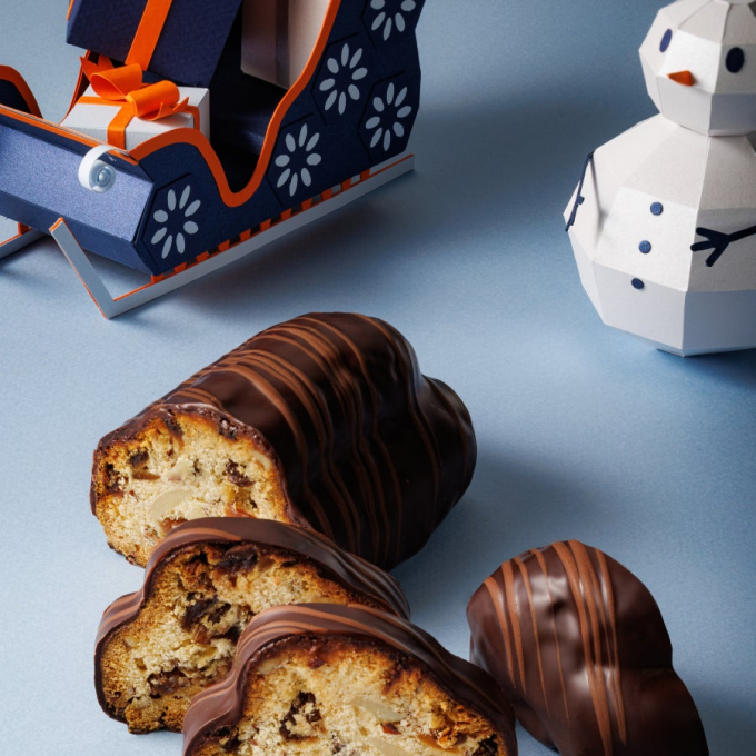 〈ル・ショコラ・アラン・デュカス〉ならではのカカオ風味際立つシュトーレン⛄️❄️