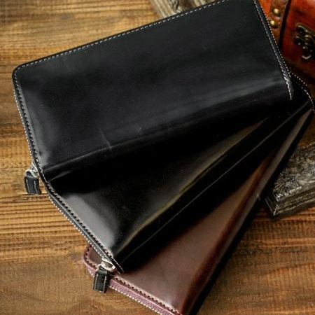 〈キプリス〉馬にゆかりの午年はコードバン財布とともに🐎