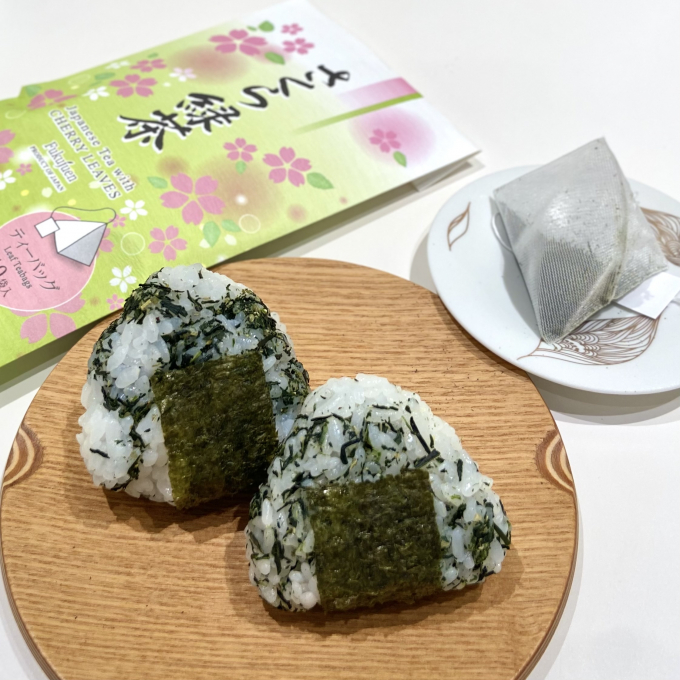 【レシピ】さくら緑茶で桜おにぎり🌸