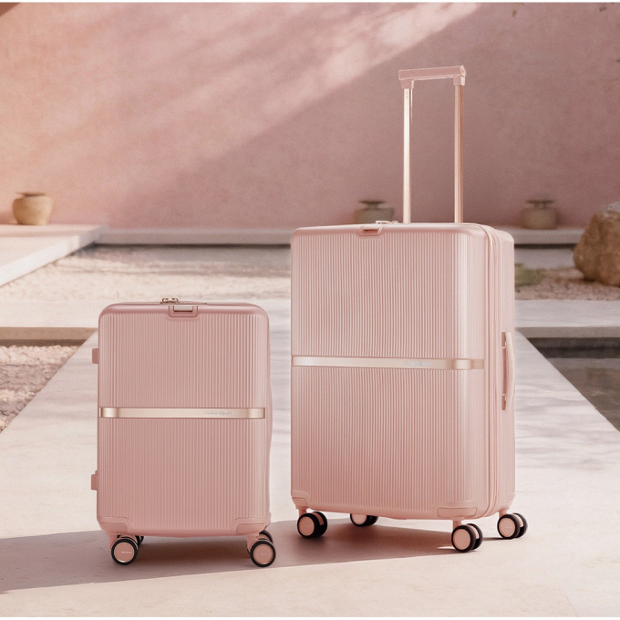 “桜”をイメージしたスーツケースが限定発売