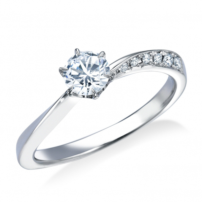 〈ロイヤル・アッシャー〉エンゲージリングのご紹介