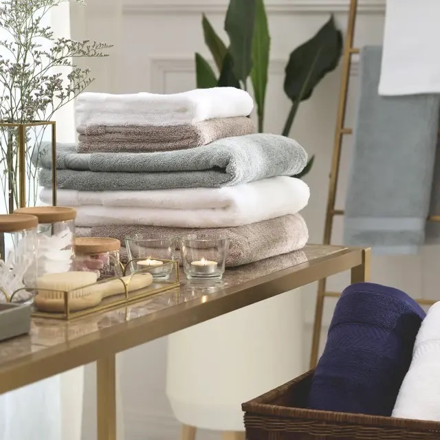 【ホリデーギフト】艷やかな光沢を放つ、ちょっと贅沢なタオルギフト