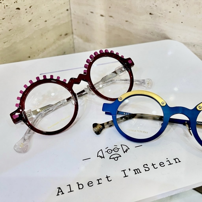 掛けて楽しむアート【Albert  I’mStein】のアイウエア