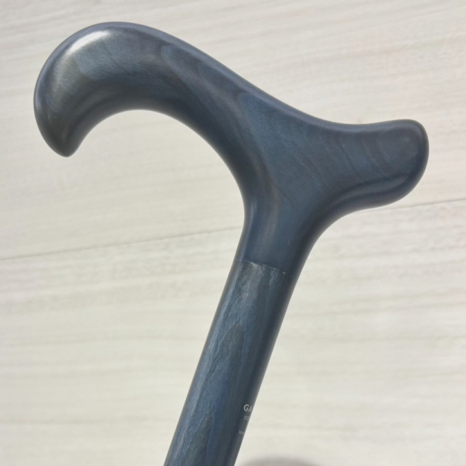 静けさを纏う深青の、美しき三線の輝き🪢✨