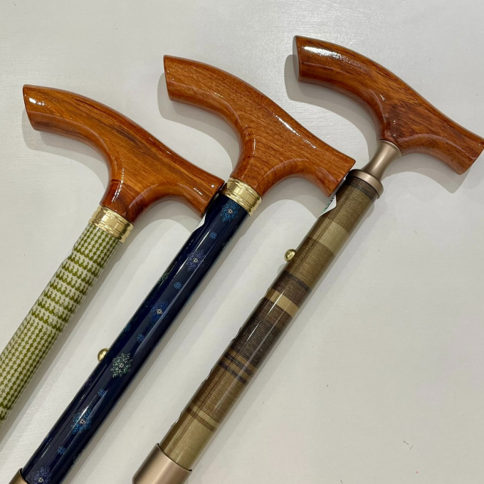 男性の方も… おしゃれな杖で春のお出かけ🌸🌸