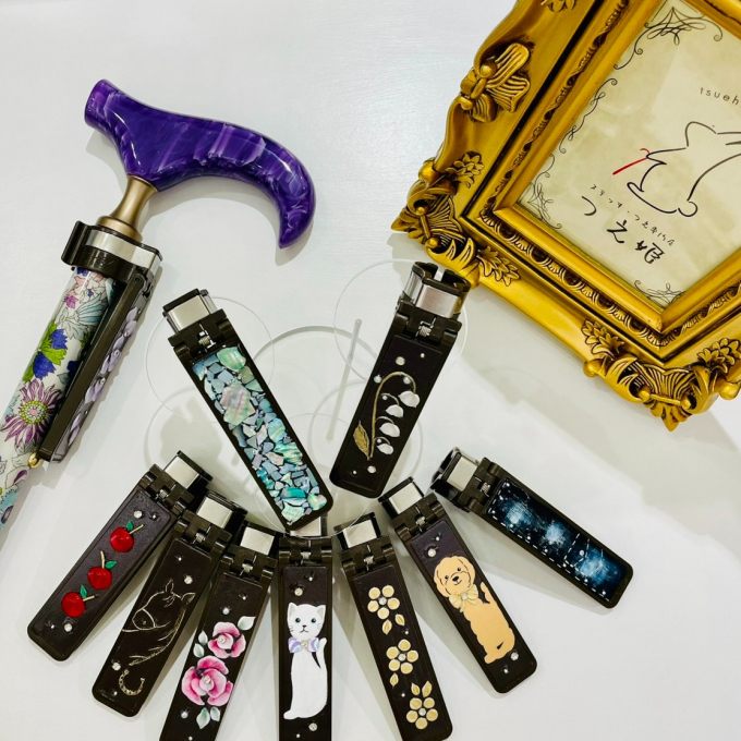 お出かけ時に 便利な杖ホルダーをつけて🧑‍🦯