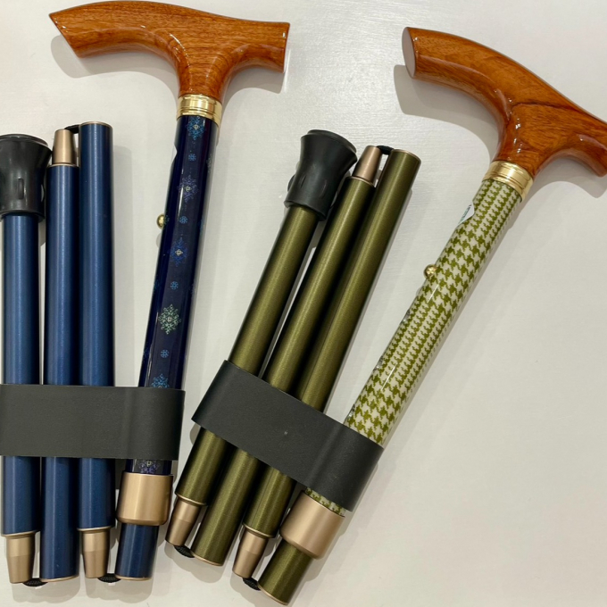 帰省のお土産とともに…👨🏽‍🦯