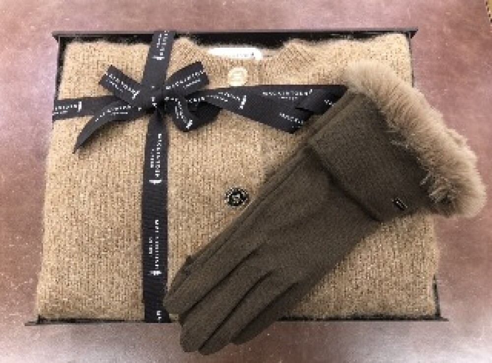 【本館３階マッキントッシュロンドン】HAPPY HOLIDAY