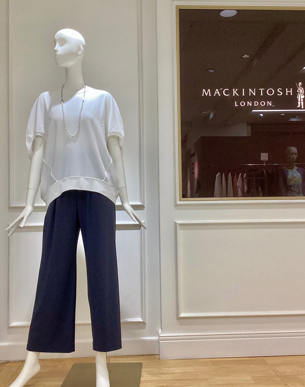 【夏のおしゃれの快適を上げるアイテム】マッキントッシュロンドン