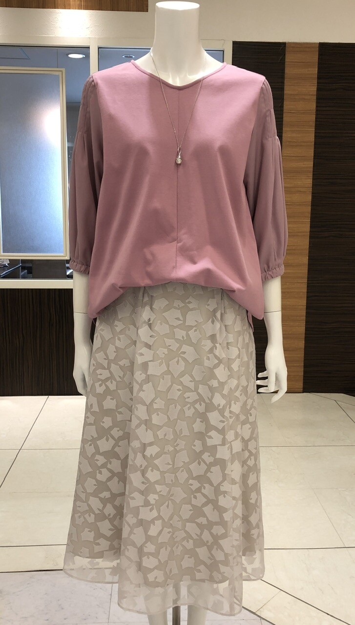 【エコロモ】スカートにもパンツにも合わせやすいカットソー🌸