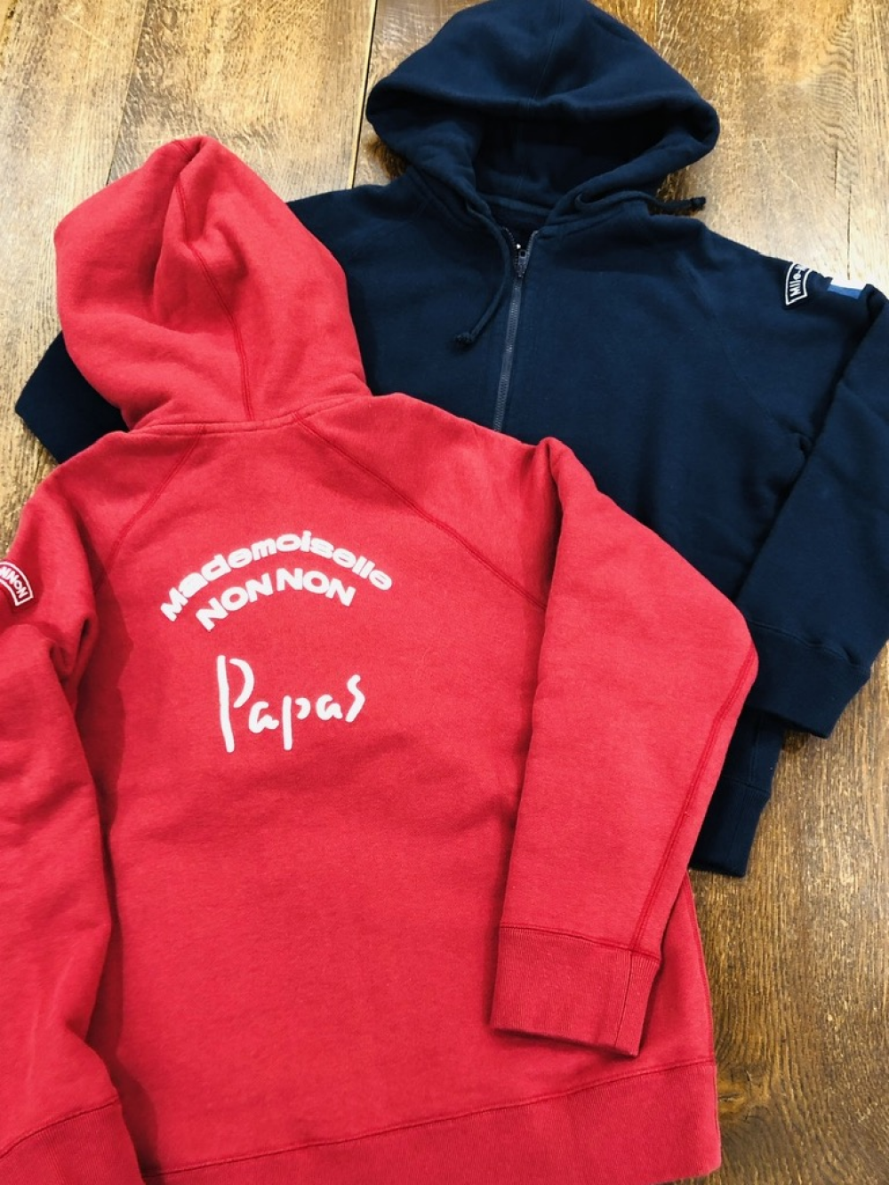 色で遊ぶ！ノンノンのパーカー